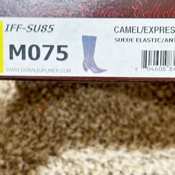 Beautiful pair of Donald J Pliner Boots size 8 - Picture 12 of 12